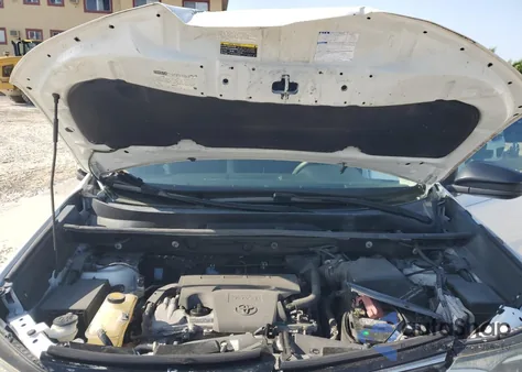 2018 Toyota Rav4 Le z USA, uszkodzony, nr VIN 2T3ZFREV8JW475231